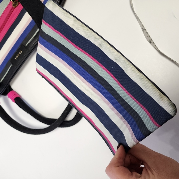 Fossil stripped large tote with a zipper pouch vinal material - Picture 15 of 16